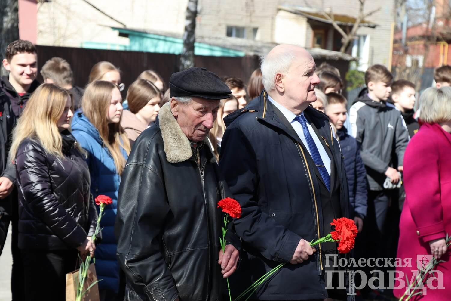 В Международный день освобождения узников фашистских лагерей в Пинске  состоялся митинг-реквием — PINSKNEWS.BY