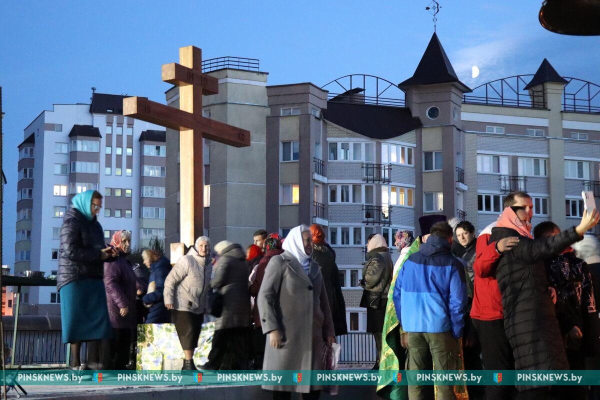 В Пинском районе состоялся торжественный чин закладки храма Святых  благоверных князей Петра и Февронии — PINSKNEWS.BY