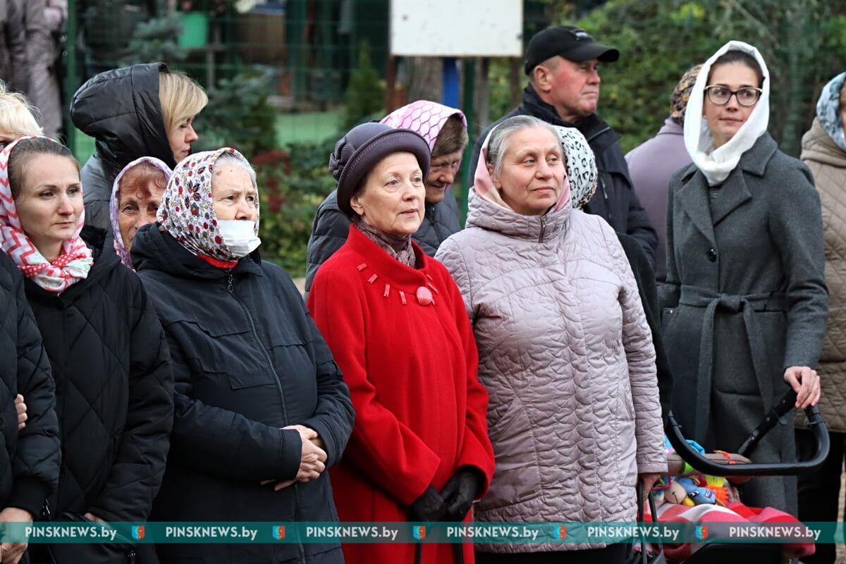 В Пинском районе состоялся торжественный чин закладки храма Святых  благоверных князей Петра и Февронии — PINSKNEWS.BY