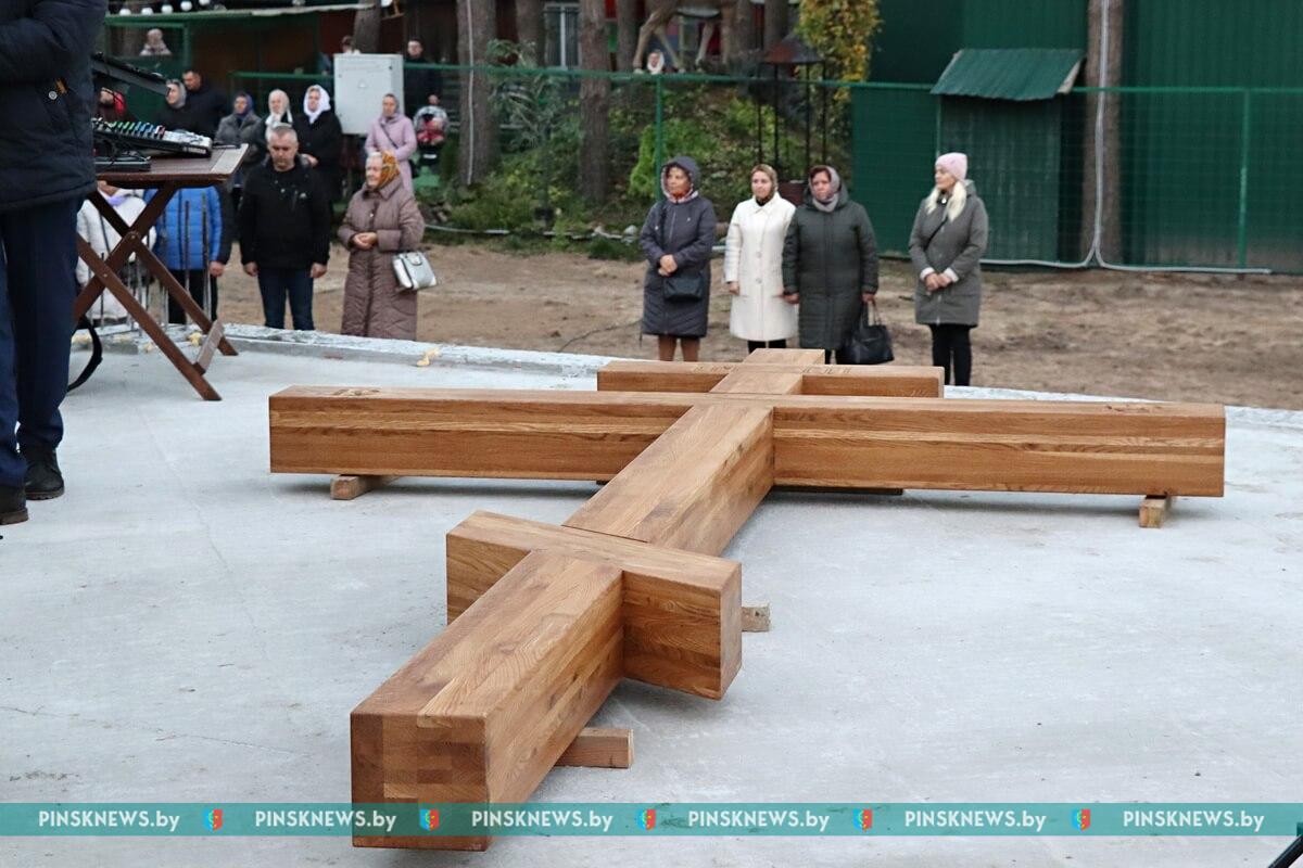 В Пинском районе состоялся торжественный чин закладки храма Святых  благоверных князей Петра и Февронии — PINSKNEWS.BY