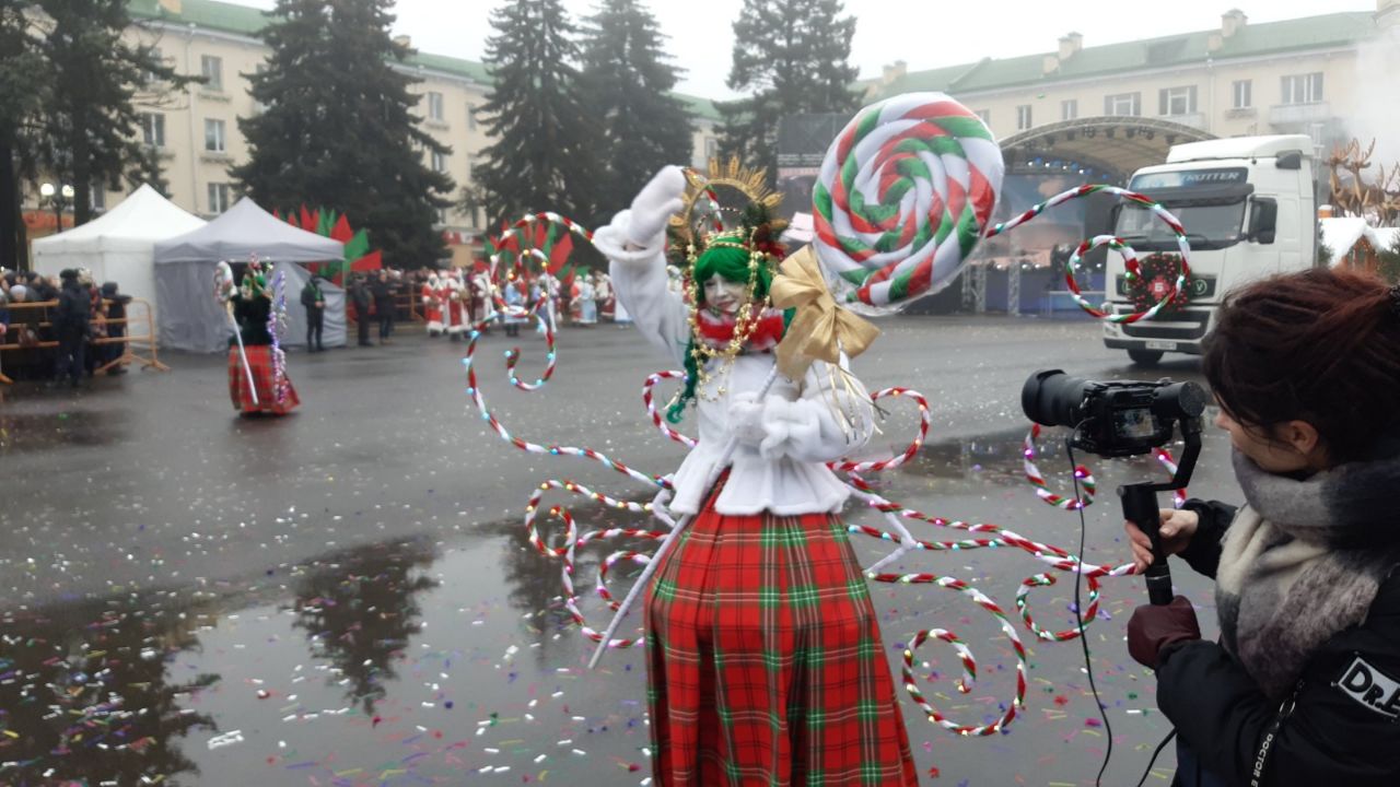 Фотофакт. Парад машин прошёл на фестивале «Берестейские сани» — PINSKNEWS.BY