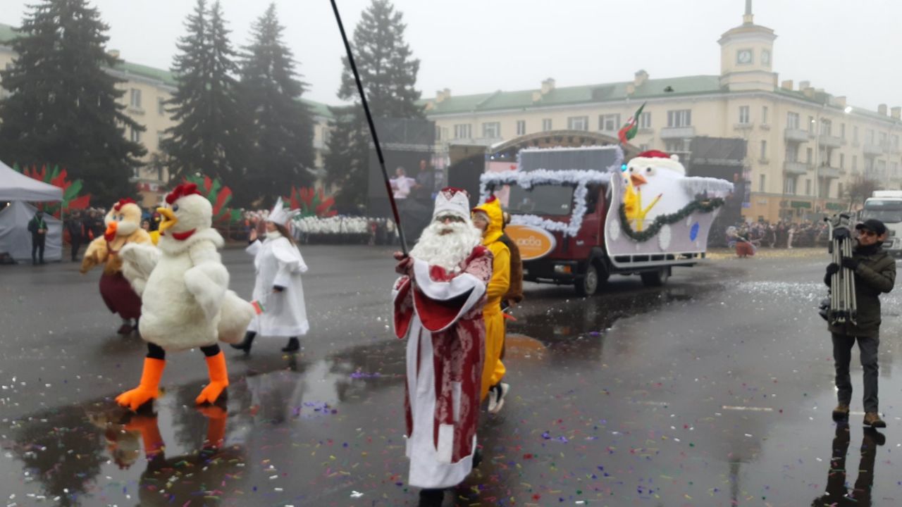 Фотофакт. Парад машин прошёл на фестивале «Берестейские сани» — PINSKNEWS.BY