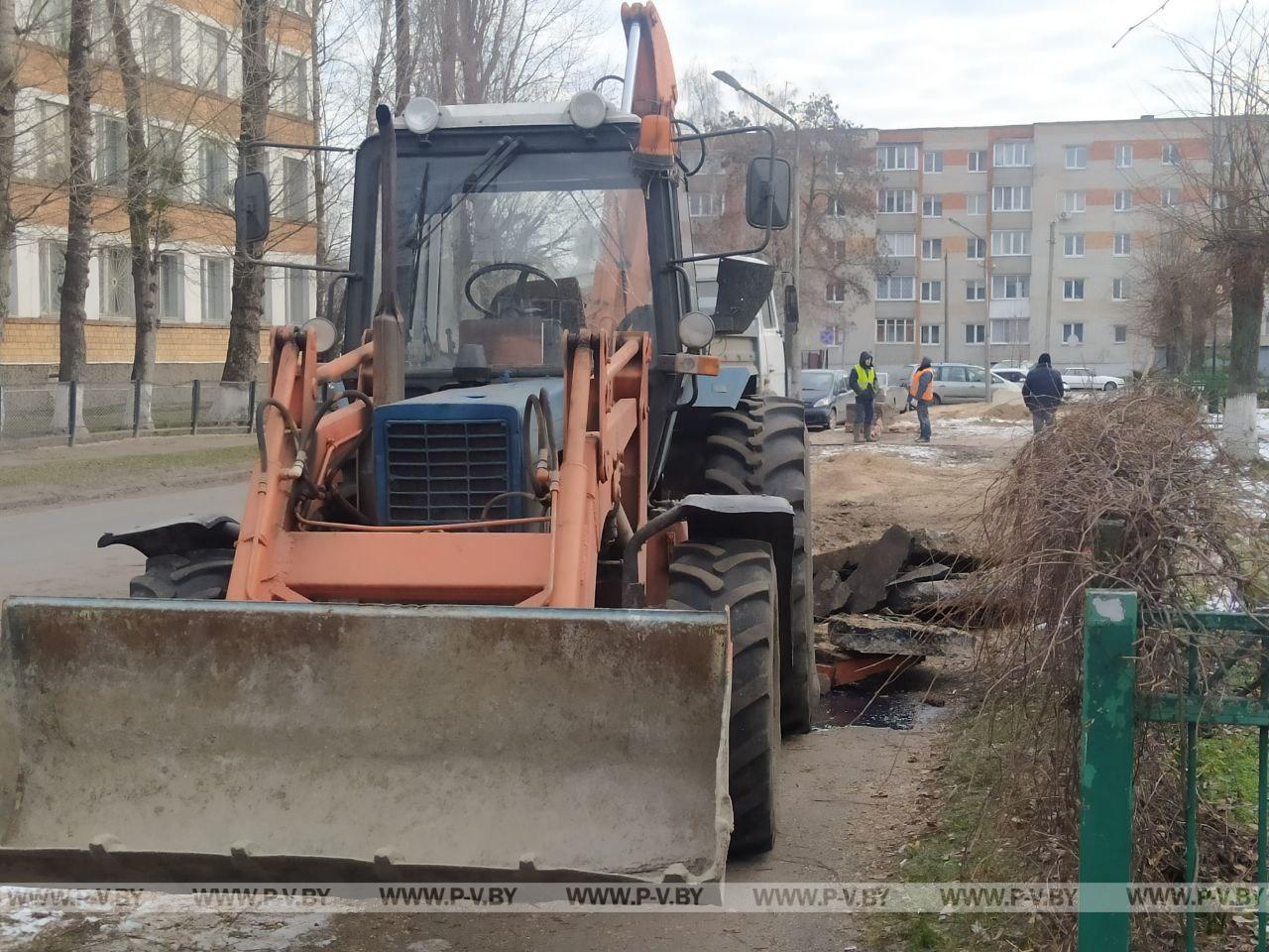 Фотофакт. В Пинске стартовало строительство автопарковки у  стоматологической поликлиники — PINSKNEWS.BY