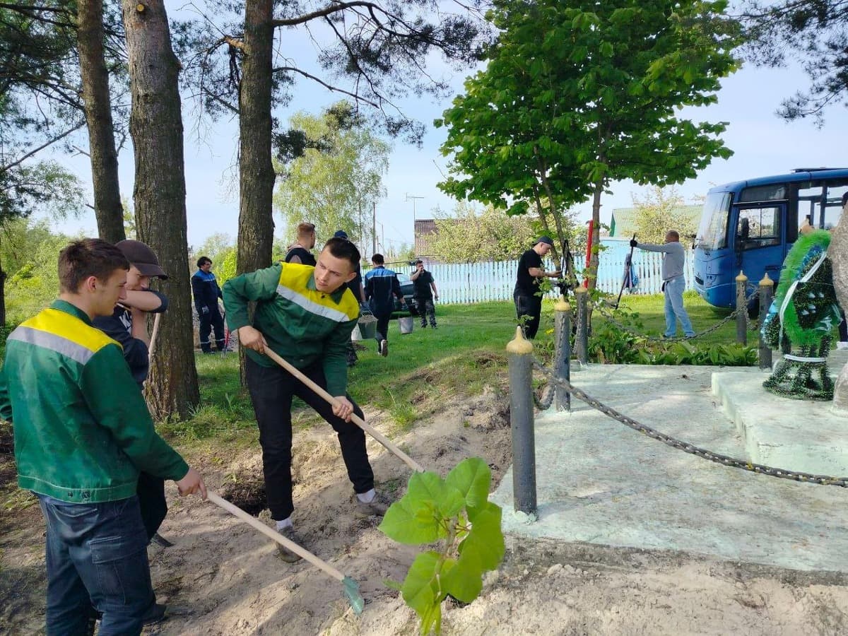 На берегу Припяти в Пинском районе благоустроили место высадки десанта  гвардейцев 12-й дивизии — PINSKNEWS.BY