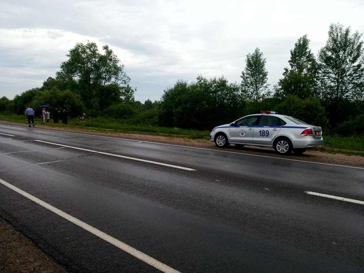 Молитва о безопасности: в Пинском районе почтили память погибшего  сотрудника ГАИ и освятили участок трассы — PINSKNEWS.BY